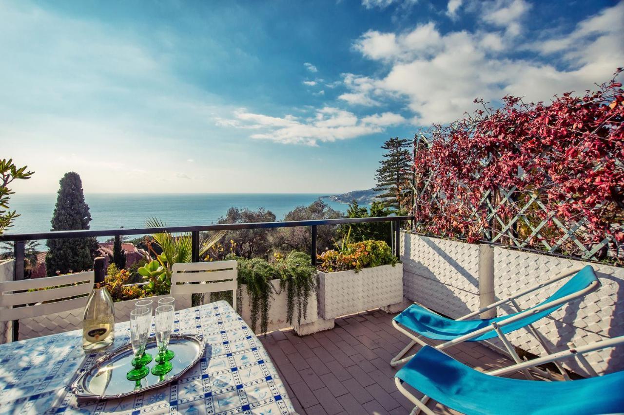 Una Terrazza Sul Golfo Di Ospedaletti By Wonderful Italy Eksteriør bilde